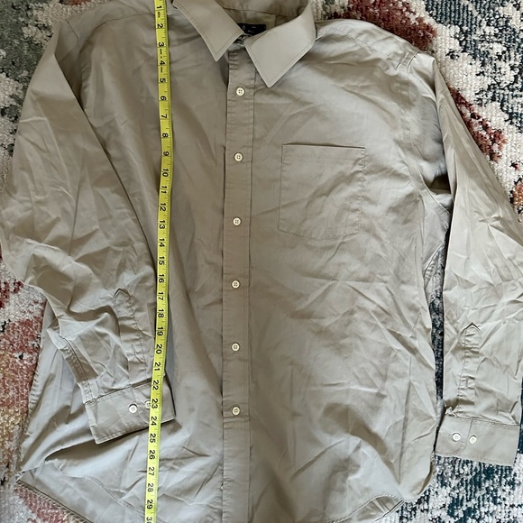 A(2)Z New York Men’s Button Down Dress Shirt Size XL
GUC

Bin 13 - Picture 6 of 6